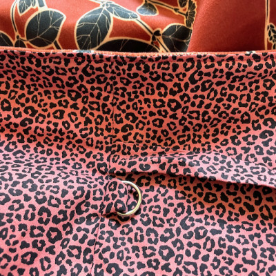 Sac Cabas Velours  XL Brique et NoirZoom sur la doublure léopard